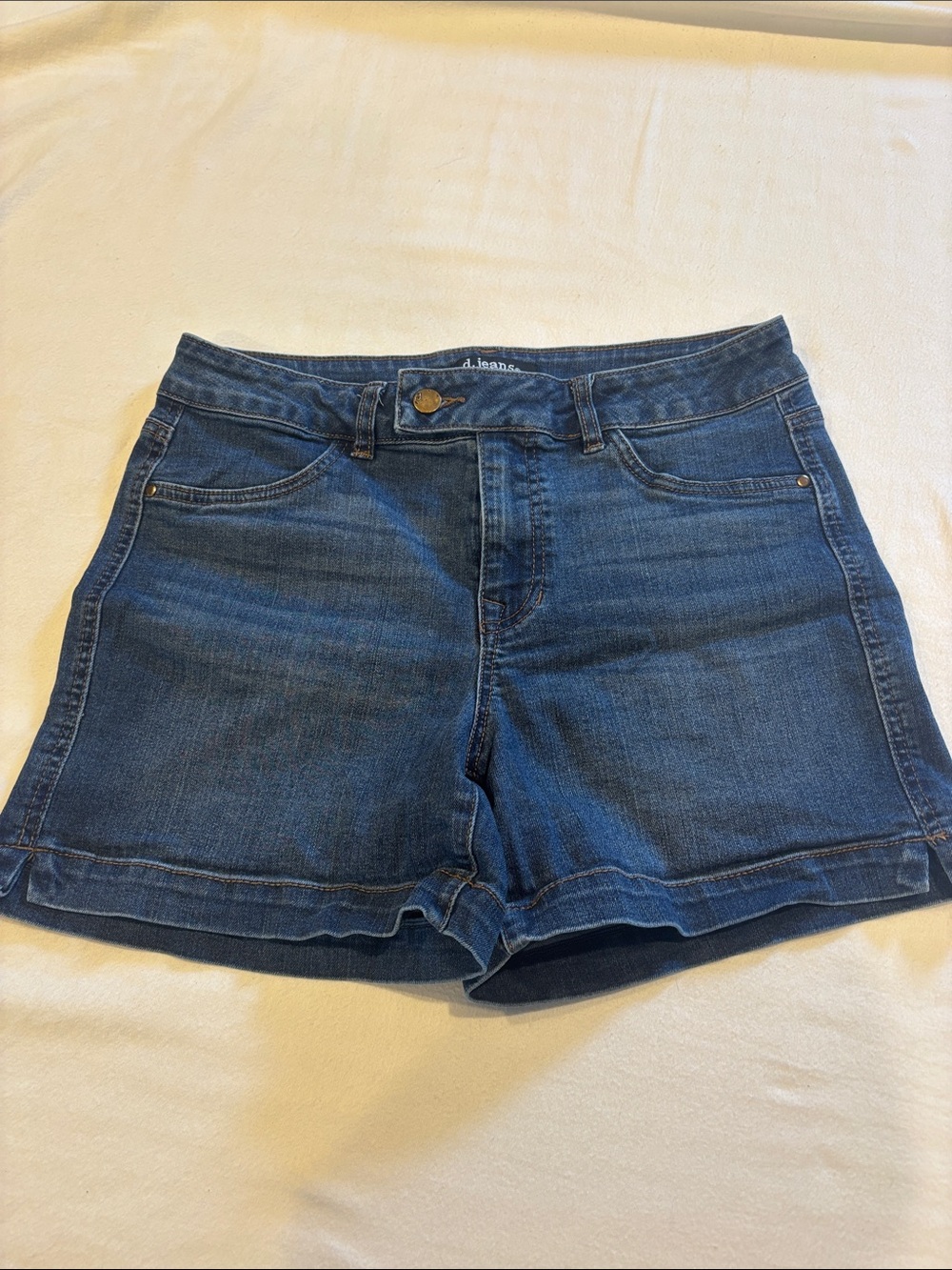 d. jeans Blue Denim Mid-Rise Jean Shorts